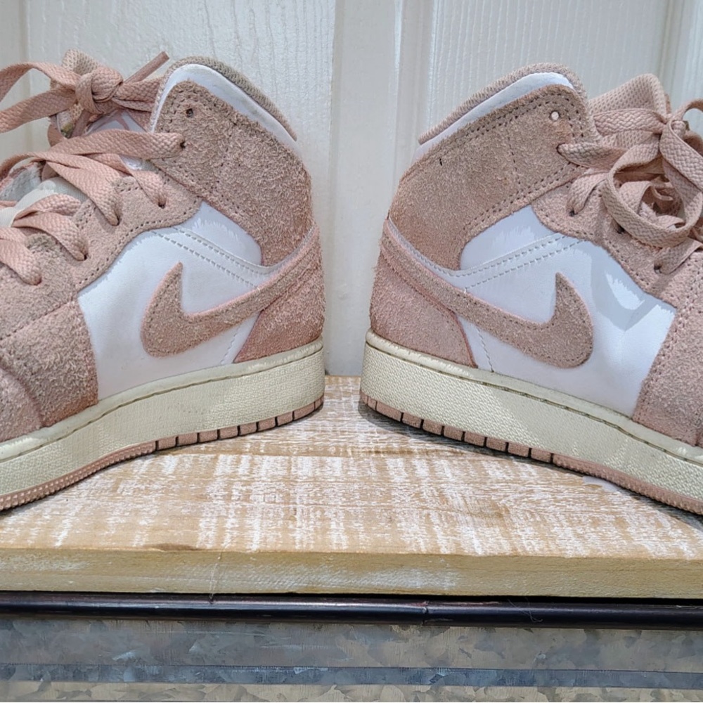 Air Jordan 1 Pink and White Sneakers